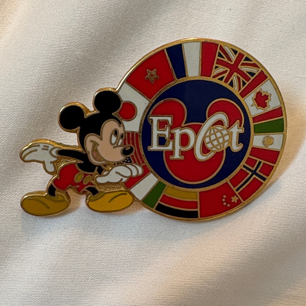 Disney Epcot 30th Anniversary Mickey Collectors Enamel Pin